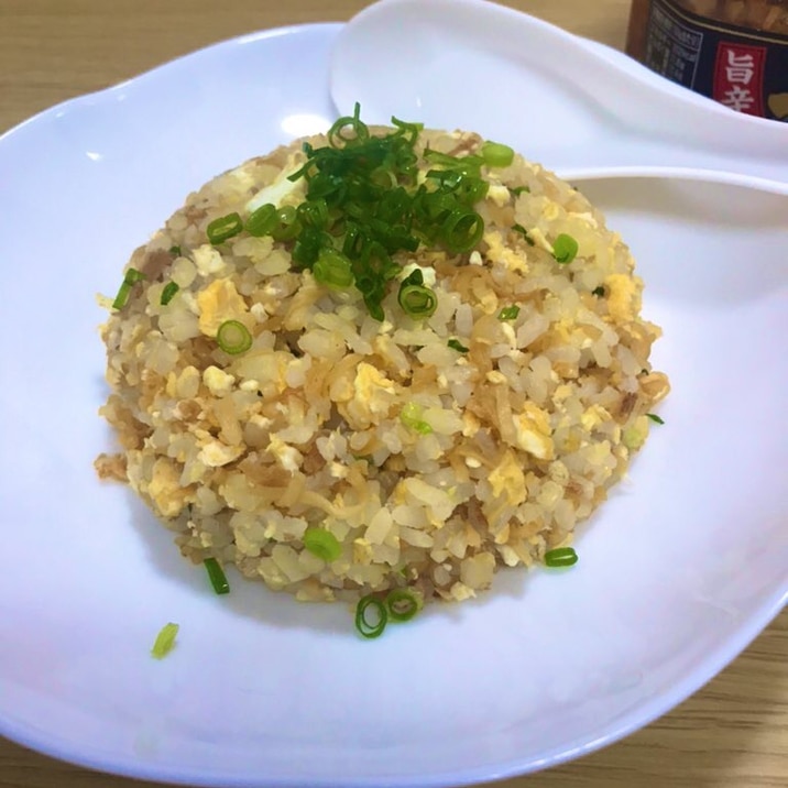 たったの3分！卵だけで作れるチキンラーメン炒飯